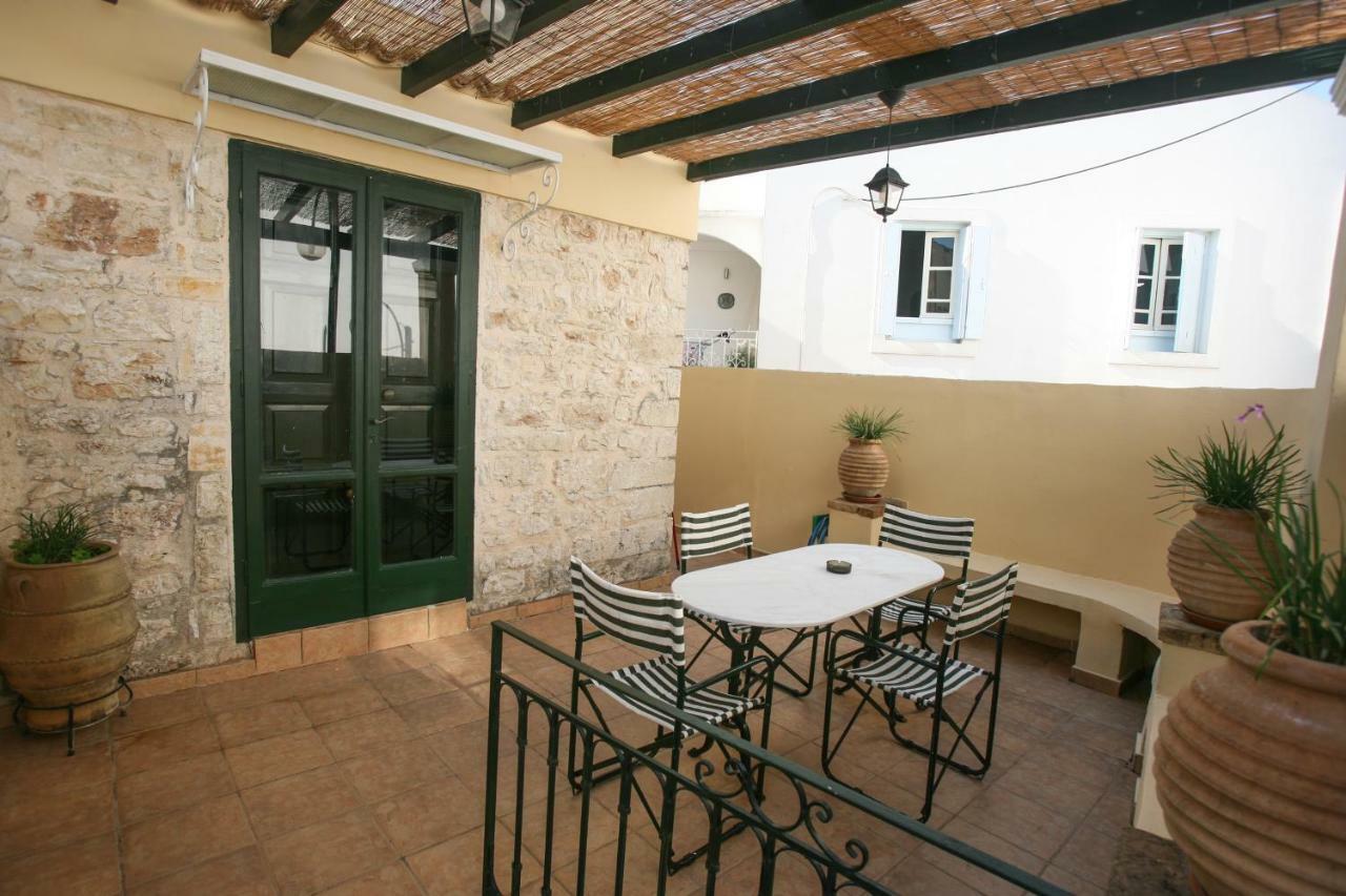 Christina'S Stone Cottage Kassiopi Bagian luar foto